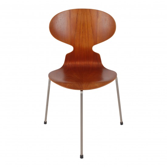 Arne Jacobsen Myren model 3107 udf rt i teak tr